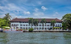 Brunton Boatyard - A Cgh Earth Experience